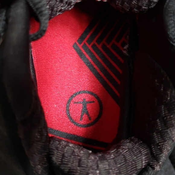 Converse Dwayne Wade 1.3 Mid Black/Red Men's 7.5 - Picture 8 of 9